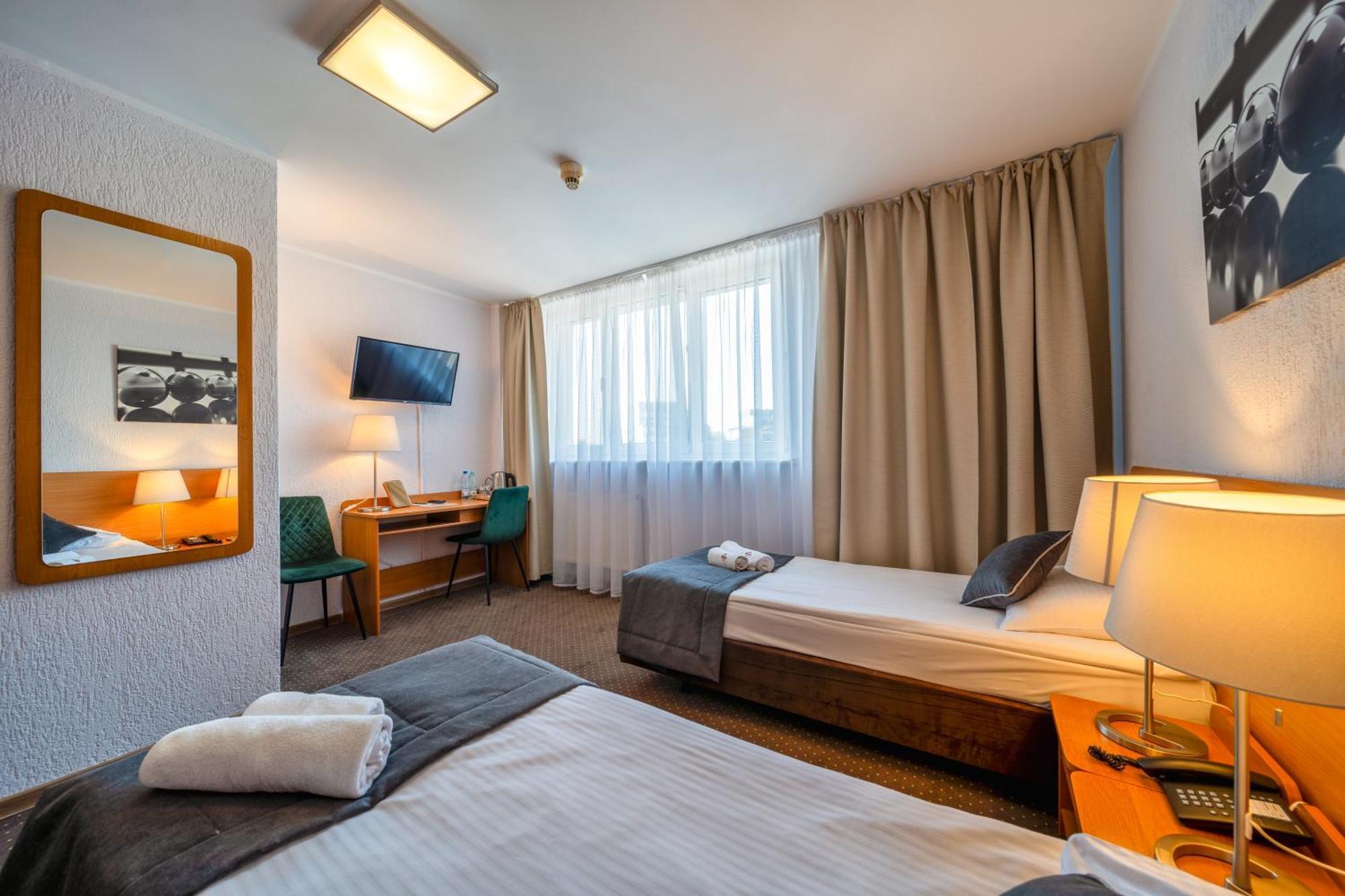 Hotel Gromada Poznan Exterior photo